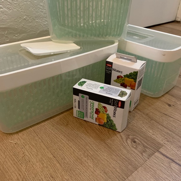 Good Grips GreenSaver Produce Keeper - 2 Large and one small - Picture 6 of 7